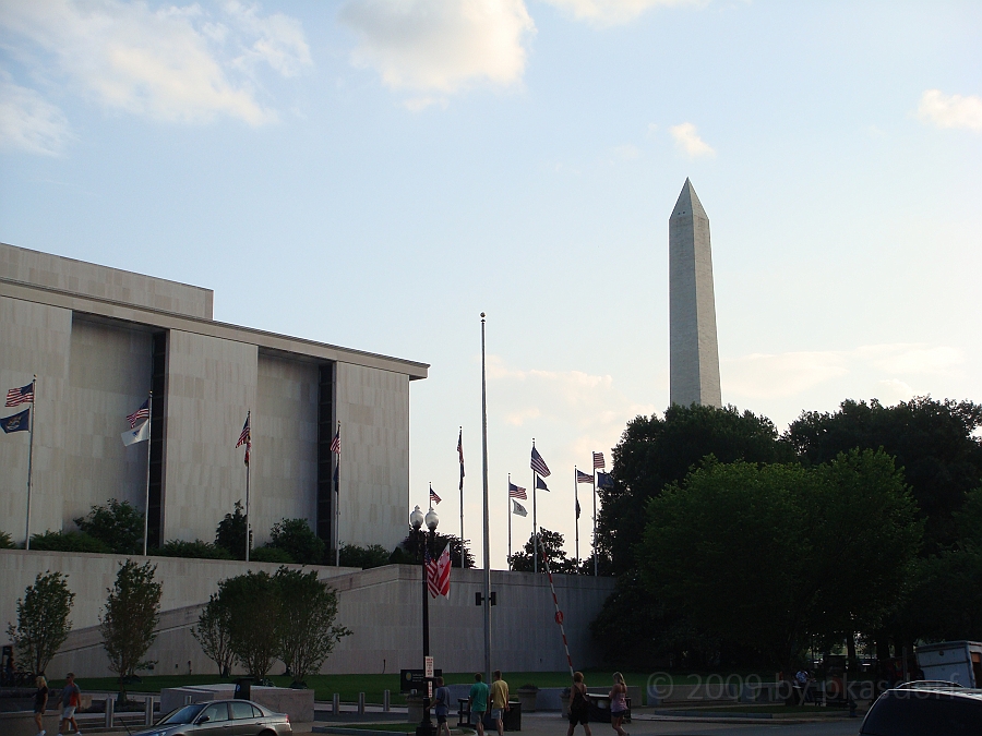 Washington DC [2009 July 03] 183.JPG - Scenes from The Ronald Reagan Building & International Trade Center and Woodrow Wilson Plaza